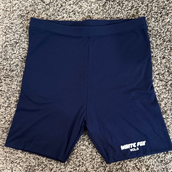 White Fox Offstage rubbed Bike Shorts Space Navy - Picture 2 of 6